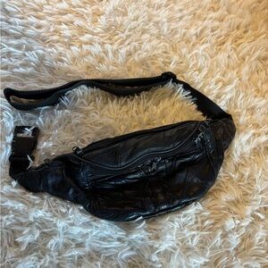 Vintage 80’s 90’s black leather multi zipper fanny pack retro